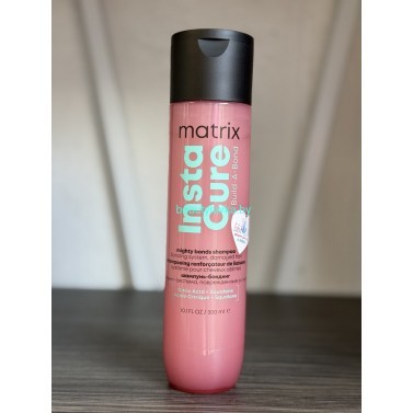 Шампунь для поврежденных Matrix Insta Cure Build-A-Bond 300 мл